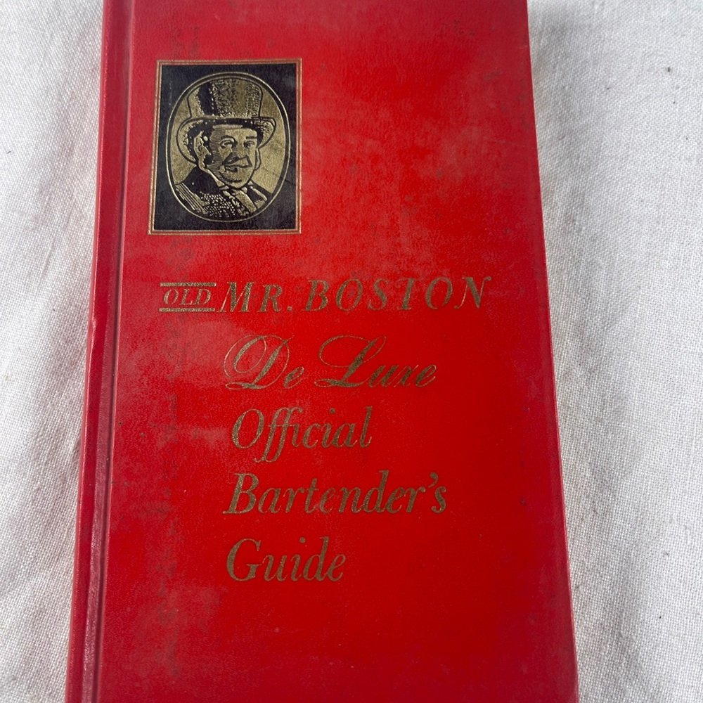 GREAT ! 1971 OLD MR. BOSTON DE LUXE OFFICIAL BARTENDER'S GUIDE  ILLUSTRATED BOOK